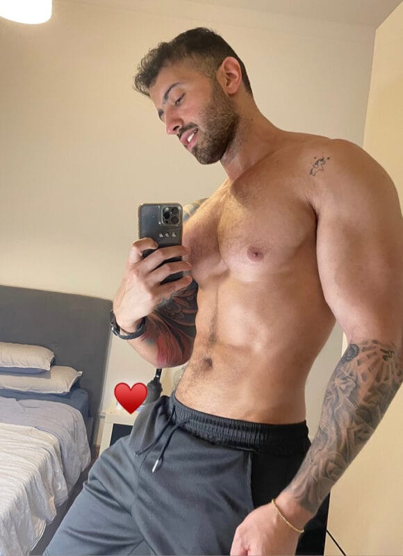 Chris Levant OnlyFans Italiane - @chris_levant