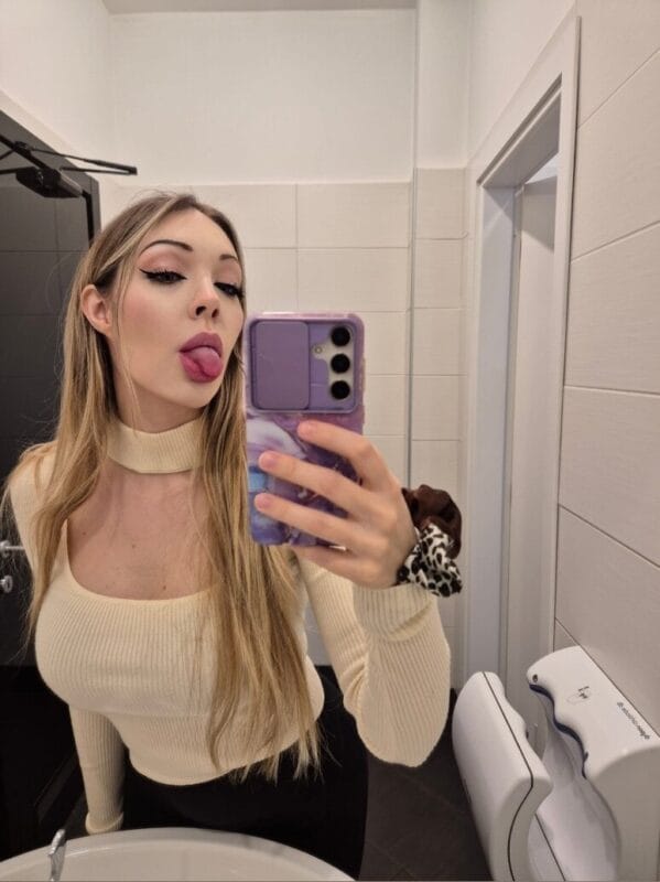 Elisa OnlyFans Italiane - @elisa_finotti