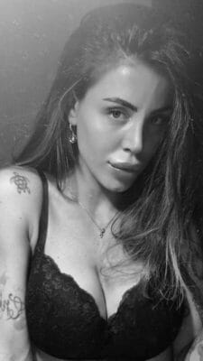 Emy OnlyFans Italiane - @emyhothot