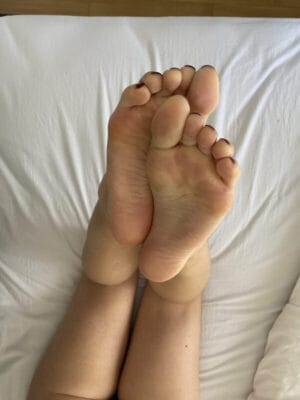 ItalianFeetLuv OnlyFans Italiane - @italianfeetluv