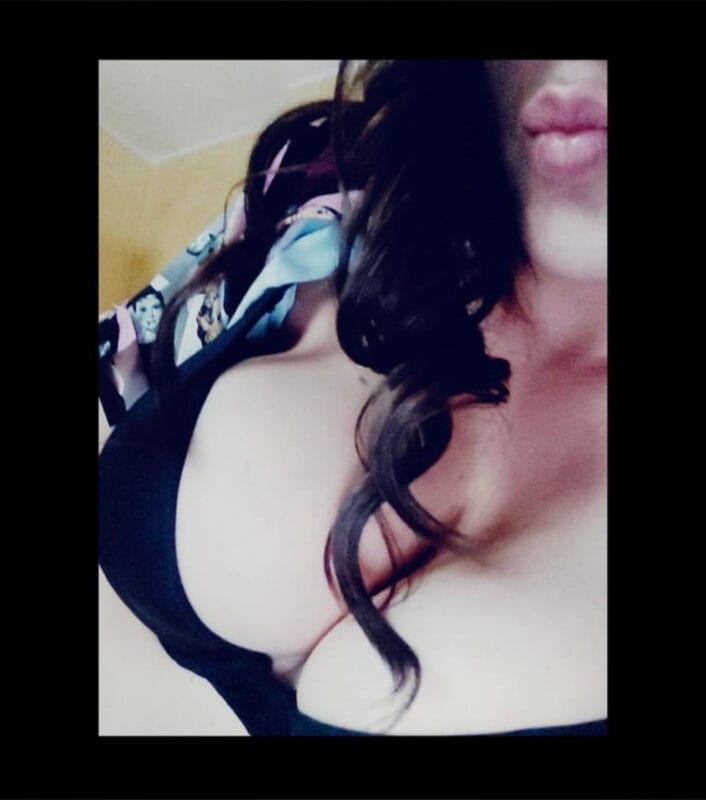 JasmineRed OnlyFans Italiane - @jasmineredxxx
