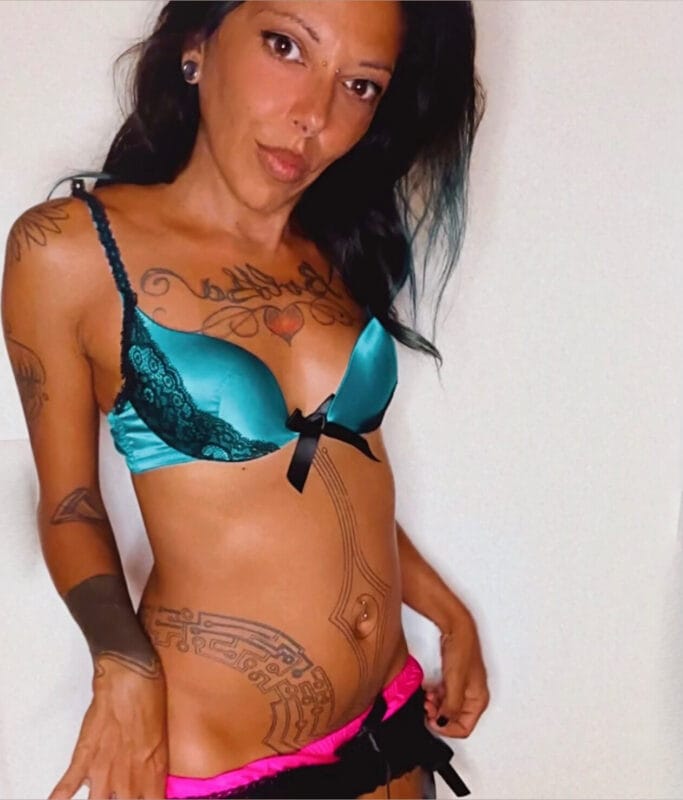 Your petit italian hot babe OnlyFans Italiane - @juliet420