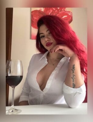 Bea La Rossa OnlyFans Italiane - @la_rossa_bea