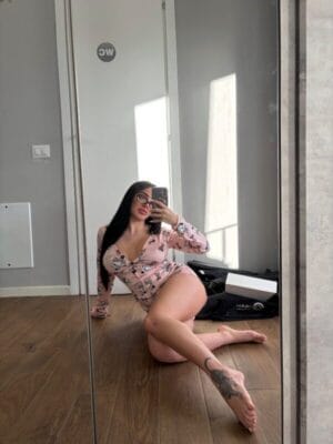 Laura OnlyFans Italiane - @laurasalis