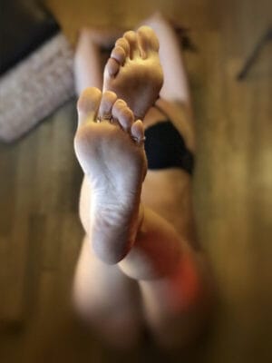 Spicyfeethelena OnlyFans Italiane - @spicyfeethelena