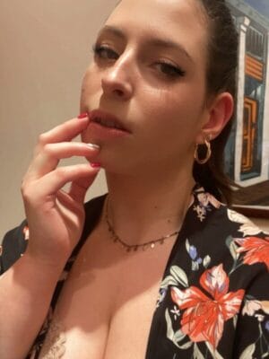 Claudia OnlyFans Italiane - @theclassicgirl